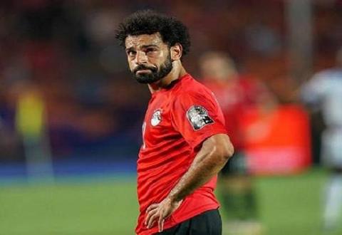 منتخب مصر يعلق على تبرع محمد صلاح لدعم القضية