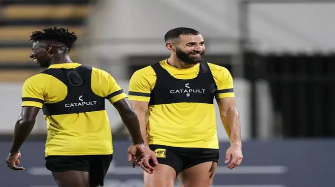 الاتحاد يعلن موقف كريم بنزيما النهائي من