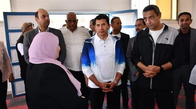 افتتاح قاعة التخاطب وملعب الأكريليك في السويس