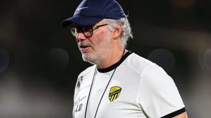 الغموض يحيط بمستقبل بنزيما مع الاتحاد السعودي