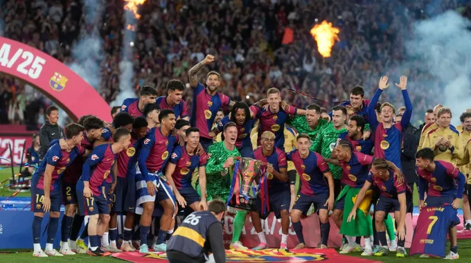 تسليم الملاعب الجديدة لأندية كرة القدم المغربية