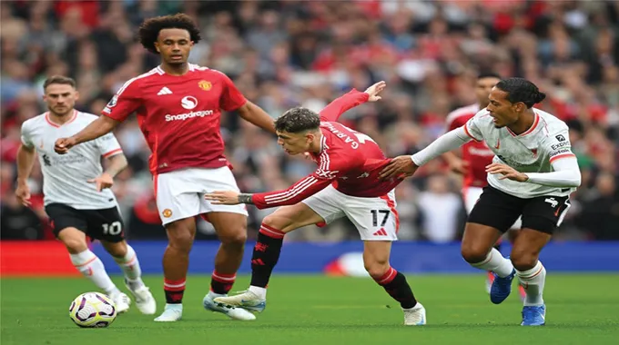 صلاح في كلاسيكو إنجلترا ضد مانشستر يونايتد