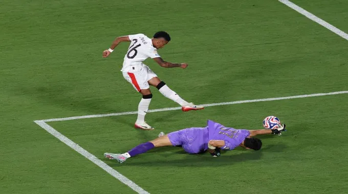 طموح ياسين بونو في عالم كرة القدم