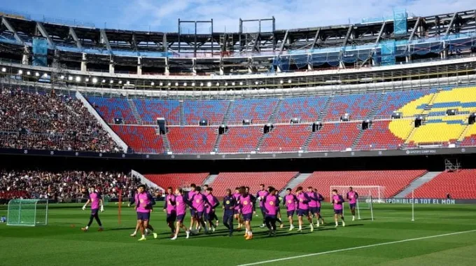 عودة برشلونة إلى كامب نو بعد غياب طويل