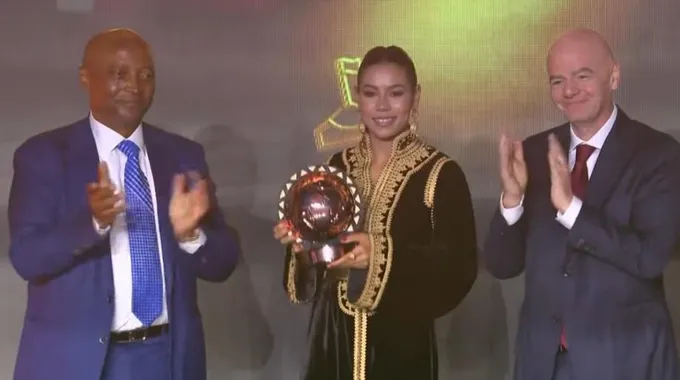 غزلان الشباك تتوج بجائزة أفضل لاعبة إفريقية