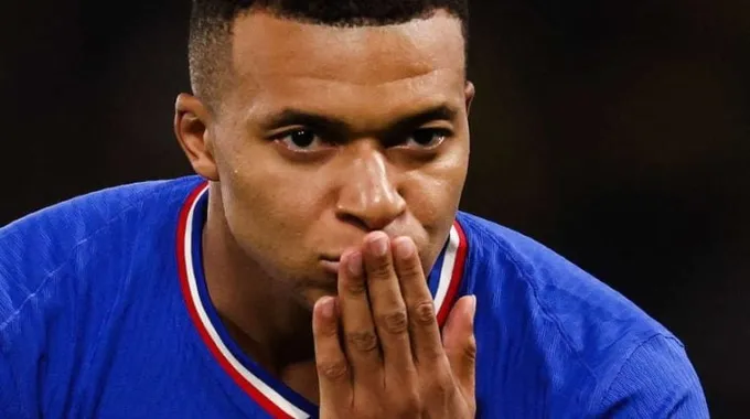 مبابي يغيب عن مباراة أذربيجان بسبب الإصابة